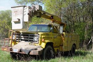 lot 4 image: 1986 GMC 7000 Series Bucket Truck