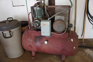 lot 68 image: 5HP Single Phase Horizontal Air Compressor