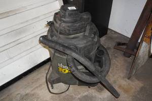 lot 80 image: 10 Gallon Shop Vac