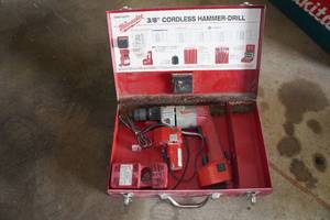 lot 84 image: Milwaukee Heavy-Duty Cordless Hammer Drill
