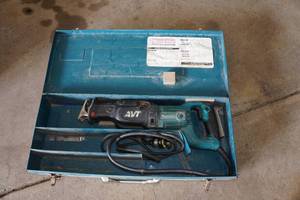 lot 83 image: Makita Reciprocating Saw