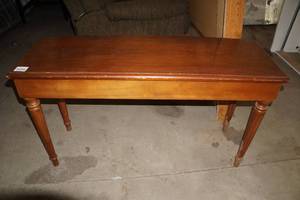 lot 107 image: Sofa Table