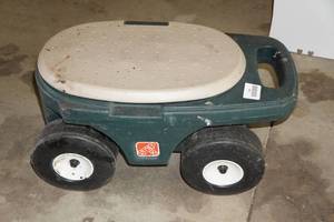 lot 114 image: Step 2 Garden Caddy
