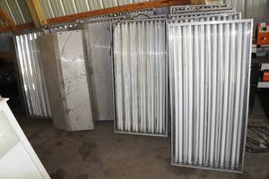 lot 131 image: Industrial Lighting