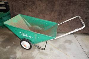 lot 122 image: Radio Cart