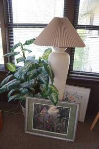 lot 139 image: Floor Lamp with Assorted Dcor