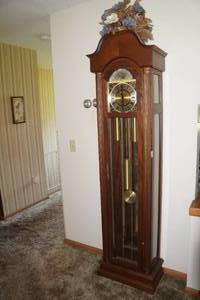 lot 145 image: Vintage Grandfather Clock