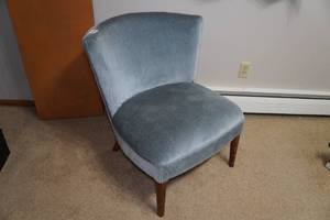 lot 176 image: Vintage Accent Chair