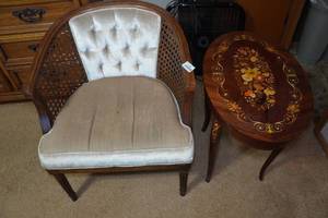 lot 189 image: Vintage Accent Chair and Table