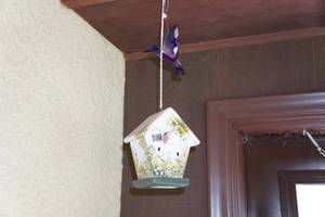 lot 230 image: Assorted Hanging Home Dcor