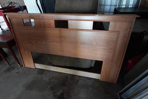 lot 216 image: Wood Headboard - Full
