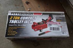 lot 94 image: Pittsburgh 2-Ton Compact Trolley Jack