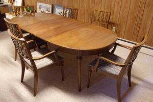 lot 202 image: Kitchen Table with 6 Chairs
