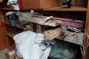 lot 268 image: Assorted Hardware - Paint TraysRollers, Tool Box, Tools