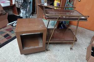 lot 265 image: Metal Rolling Cart with Square Wooden Shelf