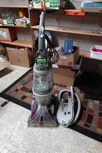 lot 285 image: Hoover Carpet Shampooer