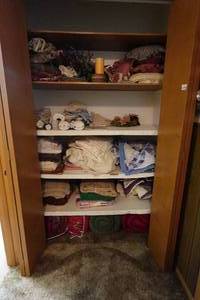 lot 297 image: Assorted Home Goods - Dcor, Bedding, Towels
