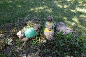 lot 105A image: Yard Statues - Turtles and Snail