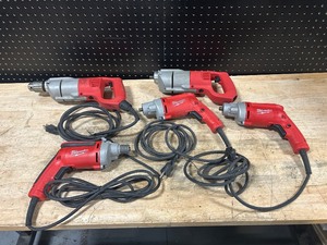 lot 19 image: Lot of MILWAUKEE Tools