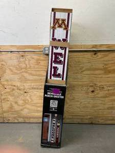 lot 101 image: Lot of 8 - Minnesota Gophers Welcome Signs