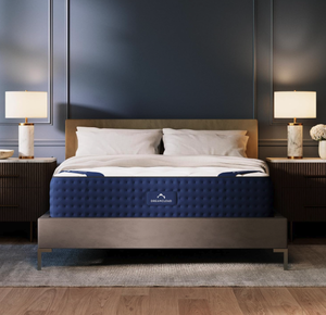 lot 20 image: Dreamcloud Luxury Hybrid Gel Memory Foam 12 King Mattress 050525302.75