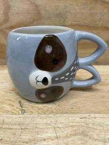lot 115 image: Woodland Sideways 12oz Raccoon Mug Streamline Imagined