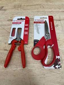 lot 142 image: Lot of Floral Scissors and LeafStem Micro Snips