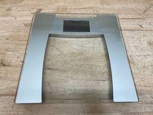 lot 154 image: Digital Scale InstaTrack with (2) AAA Batteries - 0515257