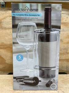 lot 158 image: 5-Piece Wine Accessory Set Modernhome