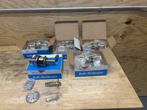 lot 135 image: WESLOCK Lot of 5- BathBedroom Door Handles