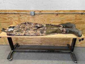 lot 164 image: Cabelas Breathable Chest Hunting Waders for Men Size 14TAL Model # 3255981