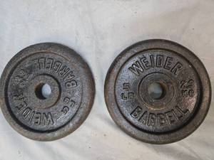 lot 22 image: Lot of a pair of 5LB One Inch Plates