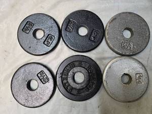 lot 26 image: Lot of a Six 2.5LB One Inch Plates