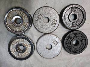 lot 27 image: Lot of a Six 2.5LB One Inch Plates