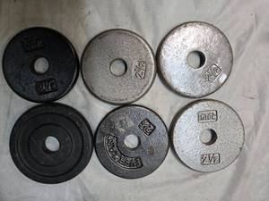 lot 31 image: Lot of a Six 2.5LB One Inch Plates