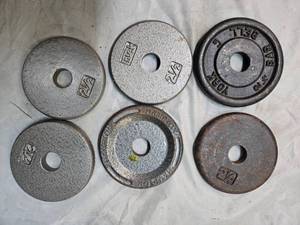 lot 32 image: Lot of a Six 2.5LB One Inch Plates