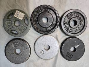 lot 33 image: Lot of a Six 2.5LB One Inch Plates