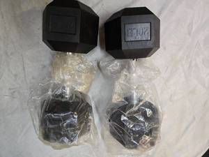 lot 35 image: Lot of a Pair of 20LB Hex Dumbbells (New)
