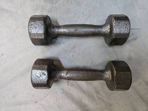 lot 41 image: Lot of a Pair of 5LB Dumbbells (New)