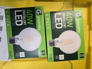 lot 117 image: Lot of 8 Greenlit LED Light Bulbs (100-Watt Equivalent )