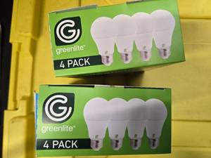 lot 119 image: Lot of 8 Greenlit LED Light Bulbs (100-Watt Equivalent )