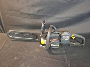 lot 22 image: Worx Brushless Motor 40V Chainsaw 14-Inch