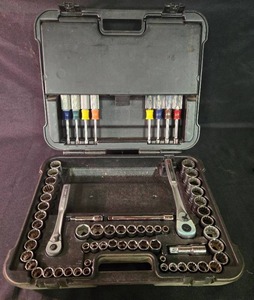 lot 25 image: Comprehensive Craftsman Socket and Wrench Tool Set with Case