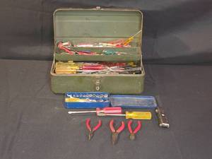 lot 42 image: Vintage Tool Box with Assorted Hand Tools