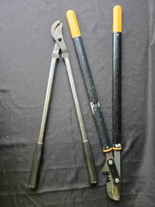 lot 49 image: Set of 2 Heavy-Duty Hand Pruning Shears with Metal Blades