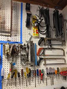 lot 62 image: Comprehensive Hand Tools and Accessories Set