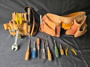 lot 80 image: Leather Tool Belt with Assorted Hand Tools