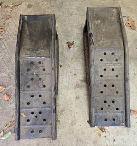 lot 122 image: Heavy Duty Steel Car Ramps