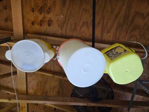lot 131 image: Set of Bee Traps for Outdoor Use