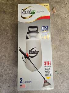 lot 137 image: Roundup 2 Gallon Multi-Purpose Sprayer with 3-in-1 Nozzle